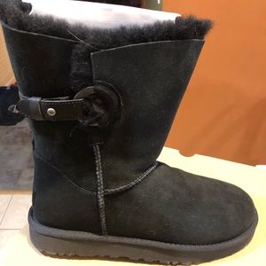 NEW IN BOX WOMENS UGG BOOTS “Nash”
